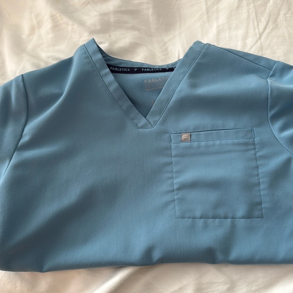 Fabletics scrubs